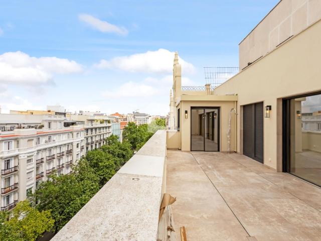 Ático en alquiler en Goya con terraza y 3 suites