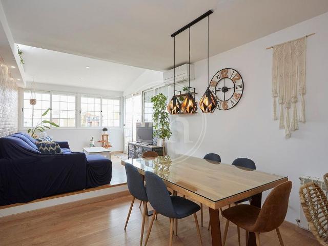 Ático en alquiler en pasaje De Salvador, Barcelona, de 70 m² 2 habitaciones por 1.500