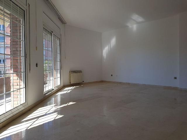 Ático en alquiler en rambla Modolell, Viladecans, de 114 m² 4 habitaciones por 1.300