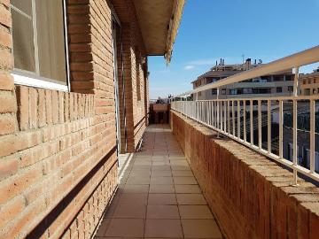 Ático en alquiler en rambla Modolell, Viladecans, de 114 m² 4 habitaciones por 1.300