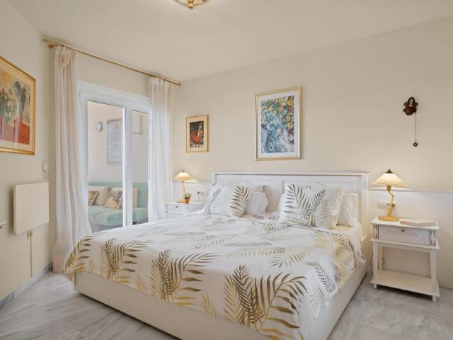 Atico en alquiler en Rio real, Marbella