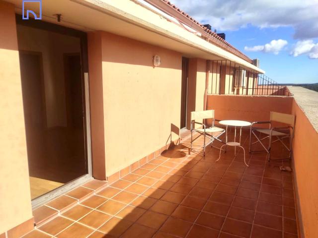 Ático en Añón de Moncayo / Amplia terraza