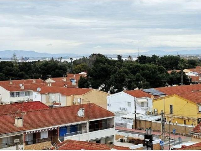 Ático espacioso y bien cuidado 86 m2 4.ª planta con 2 dormitorios, gran piscina ¡y a tan solo 15