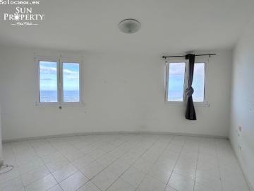ÁTICO ESQUINERO EN PRIMERA LÍNEA DE MAR EN EL MÉDANO CON VISTAS INIGUALABLES