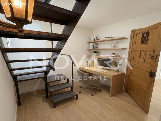 Ático Exclusivo a REFORMAR con Terraza Privada de 51 m2 junto a Plaza Universitat!