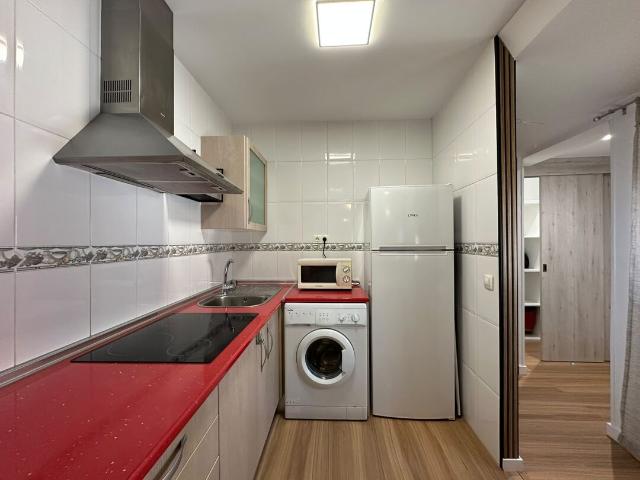 Ático exclusivo de dos dormitorios con encanto, luz y terraza en pleno Casco historico