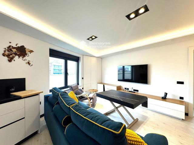 ÁTICO EXCLUSIVO EN AVENIDA MIRAT · TERRAZA PRIVADA DE 60 m² · VISTAS A PLAZA ESPAÑA Y CATEDRAL