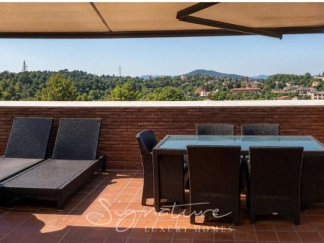 Ático luminoso con terraza y piscina en El Golf Can Trabal Sant Cugat