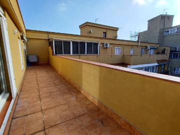 Ático Luminoso con Terraza Privada de 20m² junto a Vilapicina