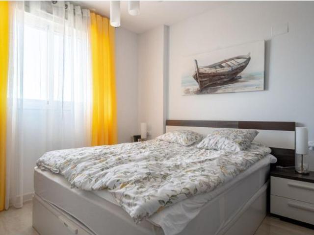 ÁTICO MODERNO DE 2 HABITACIONES CON VISTAS AL MAR Y SOLARIUM PRIVADO EN LA AZOTEA – VILLAMARTÍN