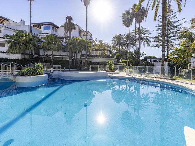 Ático reformado con dos terrazas/Elviria/Marbella