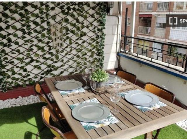 Ático soleado con gran terraza · 3 habitaciones · gastos incluidos