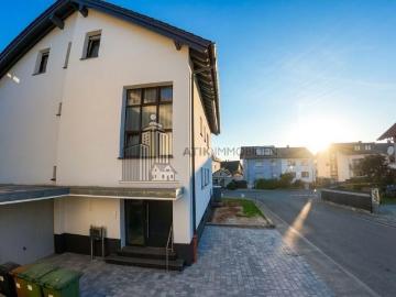 ATIK: Erstbezug nach Sanierung: Stilvolle 3 Zimmer Dachgeschosswohnung in Rauenberg
