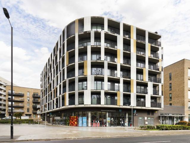 Atkins Square, Hackney Central E8, 1 bed flat to rent, £2,250 pcm | PrimeLocation