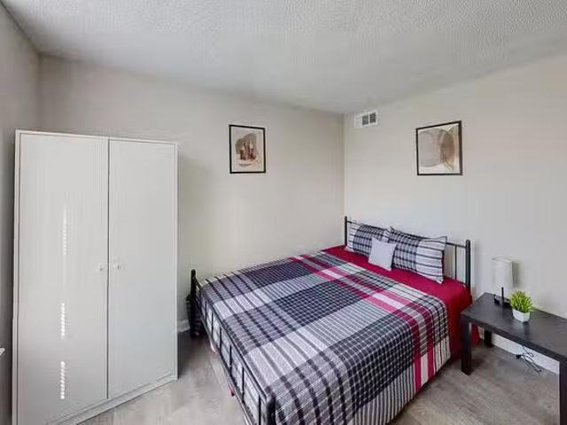 Atlanta Apartment with Dining area. Comfortable & modern id..