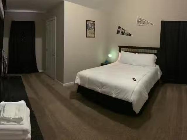 Atlanta Home, Spacious & beautiful. Very quiet neighborhood, N.