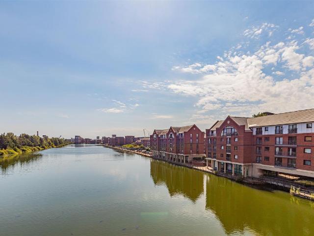 Atlantic Wharf, Cardiff Bay CF10, 2 bed flat to rent, £1,300 pcm | PrimeLocation