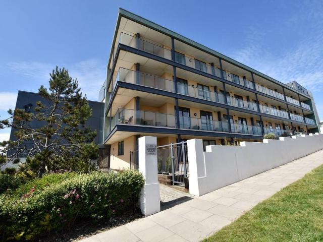 Atlantic Heights, Suez Way, Saltdean. 1 bed flat to rent £1,100 pcm £254 pw