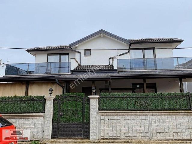 Atlas Emlak Kartepe Maşukiye Eşyalı Veya Eşyasız Kiralık Villa
