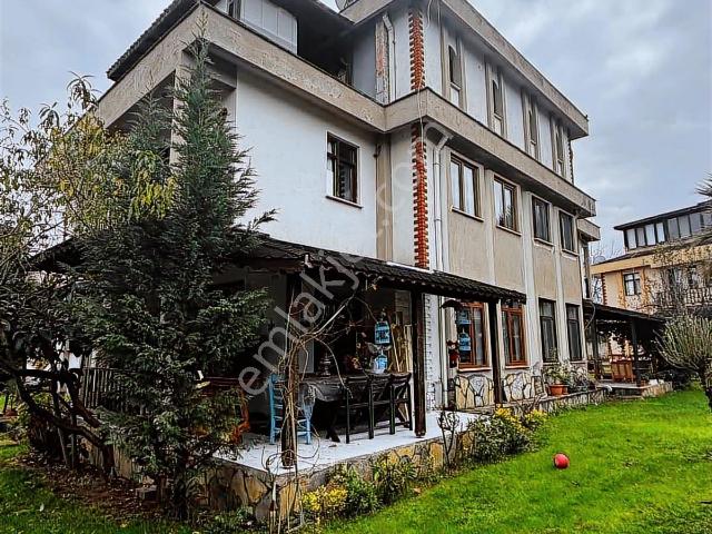 Atlas Emlak Kartepe Eşyalı Kiralık Triplex Villa