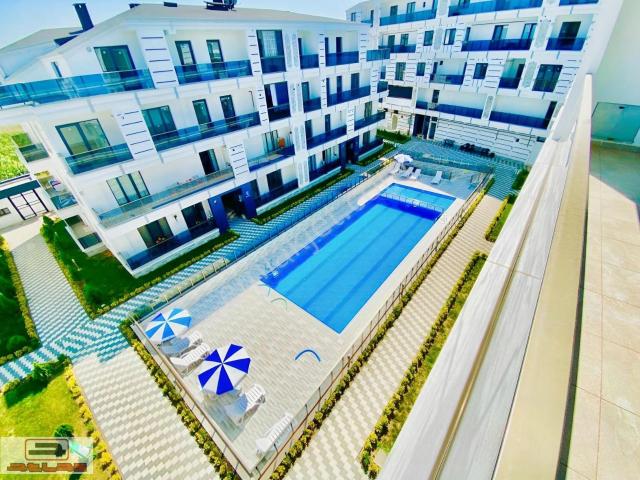 Atlas Emlak Kiralık 2+1 Ara Kat Yüzme Havuzlu Asansörlü Site