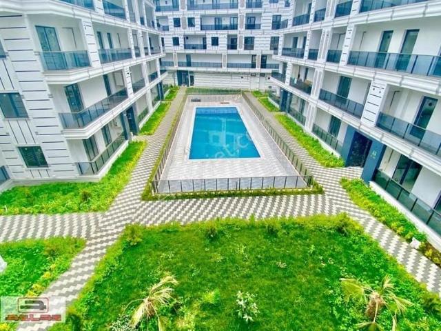 Atlas Emlak Satılık 2+1 Ara Kat Yüzme Havuzlu Asansörlü Site