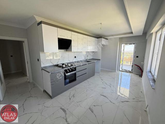 !atlas Emlak'tan Yıldırımda Manzaralı Ara Kat 3+1 120 M2 Daire!