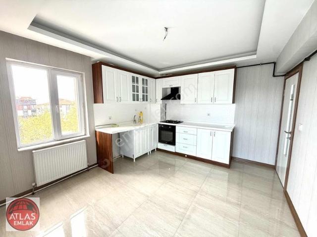 Atlas Emlak'tan Yıldırımda Okul Karşısı 3+1/130 M2 Ara Kat Daire