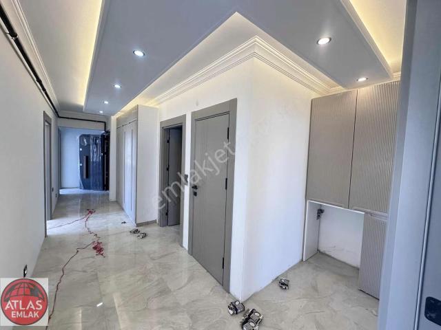 Atlas'tan Kombi Cambalkon Sıfıryapı Öncephe E.banyo 3+1