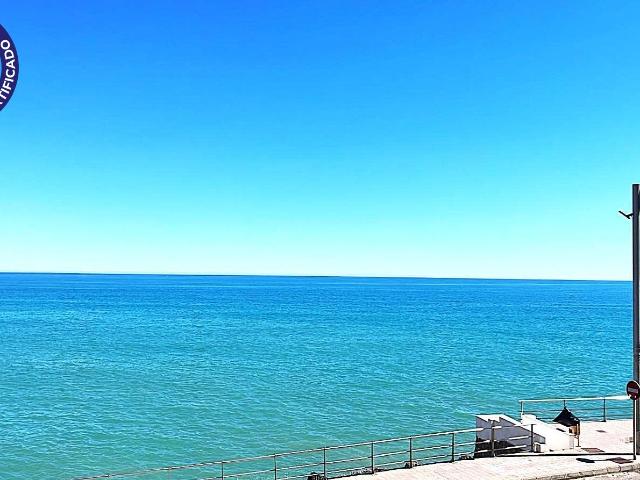 Atractivo apartamento con vistas espectaculares al mar