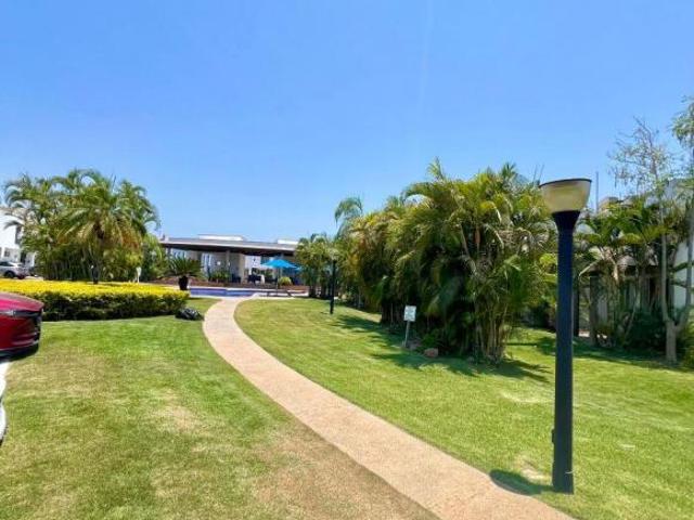 Atractiva casa en exclusivo Coto privado, con excelente ubicación, a sólo 10 minutos de la playa