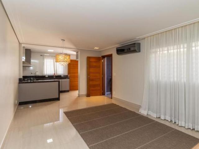 Atraente casa para venda em Parque São Domingos com 3 quartos, sendo 1 suíte, 142m²