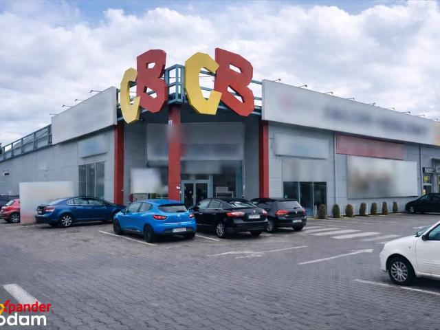 Obiekt handlowo usługowy 4000 m² z dużym parkingiem