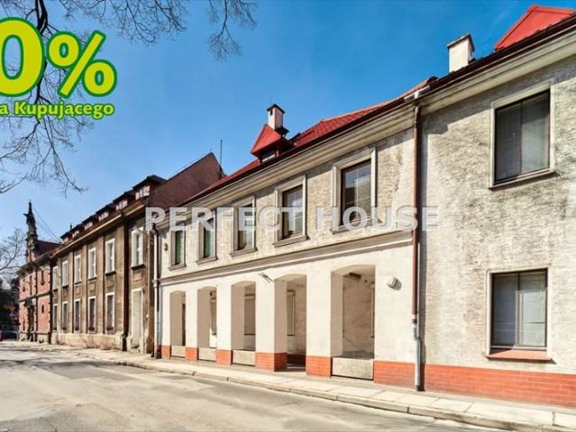 Atrakcyjny lokal biurowo usługowy 2 159 m² w Brzegu