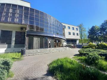 Atrakcyjny lokal biurowy 2657 m² w Lesznie, Sikorskiego