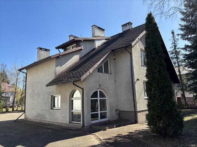 Atrakcyjny lokal biurowy 328 m² w Józefowie, przetarg