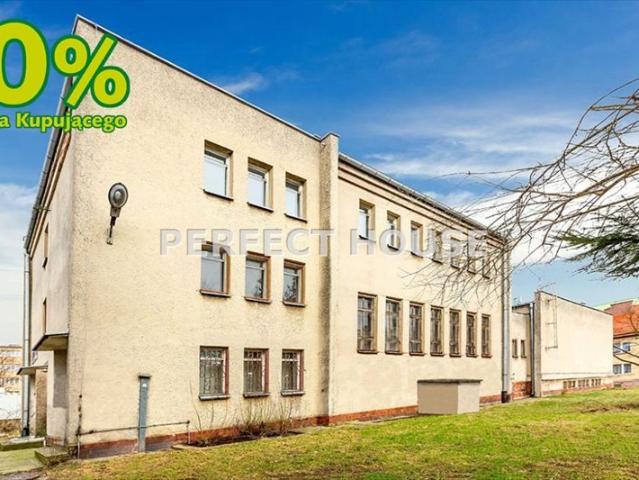 Atrakcyjny lokal użytkowy 1242 m² przy drodze wojewódzkiej