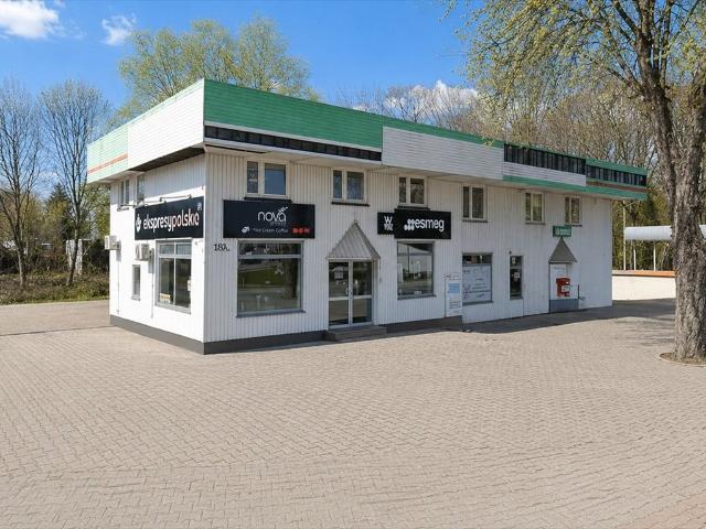 Lokal użytkowy 330 m² z pokojami hotelowymi, własność, wyposażenie