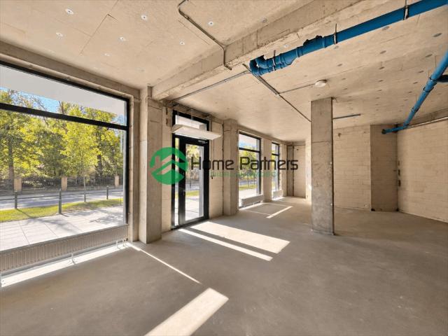 Atrakcyjny lokal usługowy 102 m² z dużymi witrynami