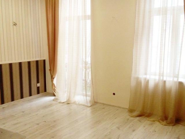 Atrakcyjny lokal 45 m2 w centrum Radomia, wejście od Placu Konstytucji