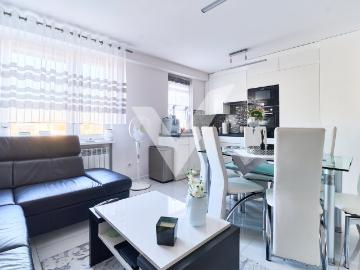 Atrakcyjne 2 pokojowe mieszkanie 49 m2 z balkonem