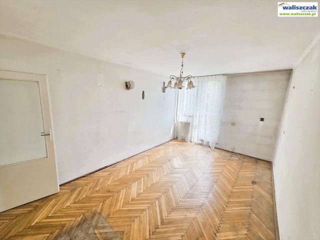 Na sprzedaż 2 pokojowe mieszkanie 43 m² z potencjałem