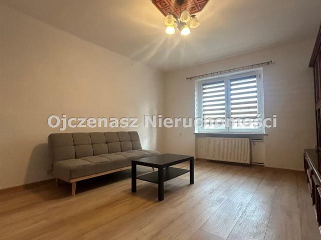 Atrakcyjne 2 pokojowe mieszkanie na parterze, blisko sklepów