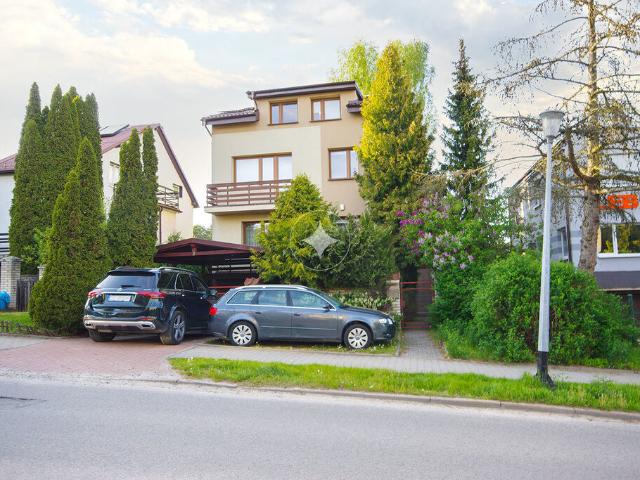 Atrakcyjne 2 pokojowe mieszkanie piętro domu