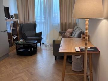 Atrakcyjne 3 pokojowe mieszkanie po remoncie z balkonem
