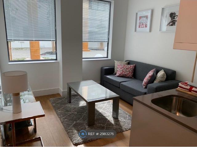Atria House, Slough SL1, 1 bed flat to rent, £1,150 pcm | PrimeLocation
