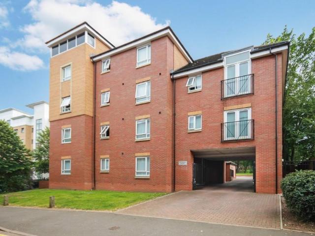 Attwood Court, Stone Road, Edgbaston. 2 bed apartment to rent £1,100 pcm £254 pw