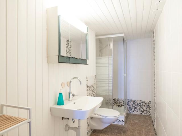 Attached house with 6 rooms on sale in Dans le charmant village de Pleigne 180 m² | dreamo. Ch
