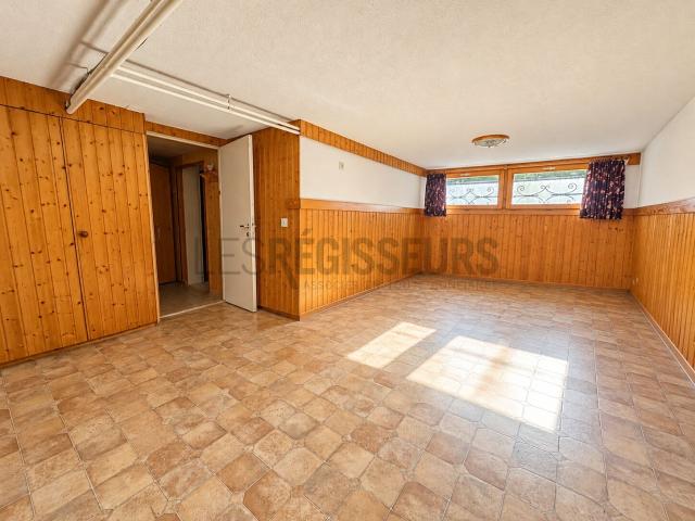 Attached house with 6 rooms on sale in foron 200 m² | dreamo. Ch