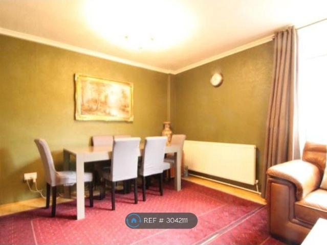 Attenborough Close, Birmingham B19, 3 bed maisonette to rent, £1,400 pcm | PrimeLocation